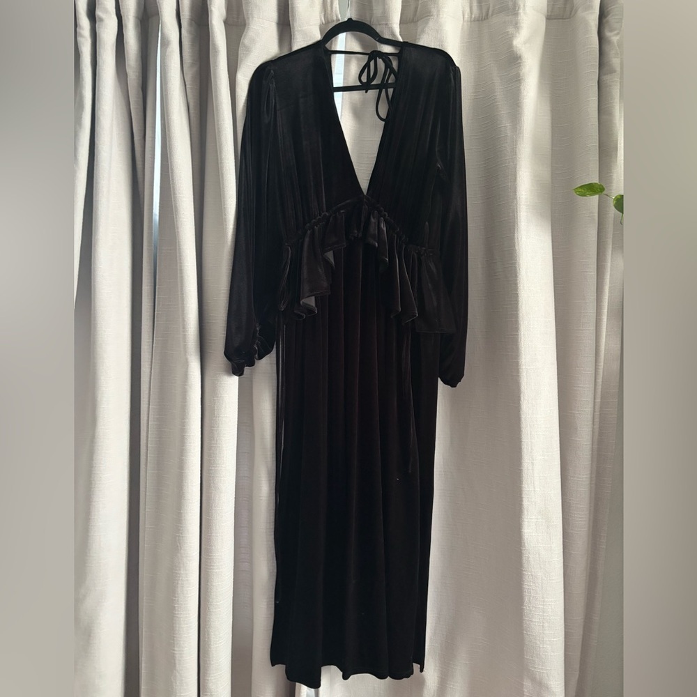 Topshop Woman’s Elegant Velvet Vneck Side Slit Dress Size 10